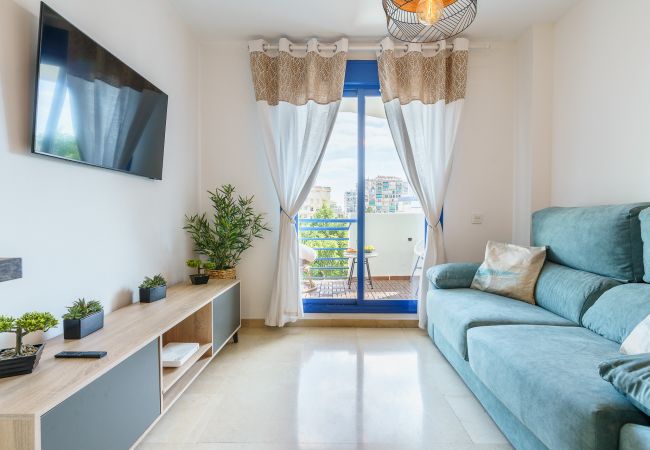 Apartamento en Benalmádena - 2nd line from the beach , seaviews + parking &pool Apartamento en Benalmádena - 2nd line from the beach , seaviews + parking &pool