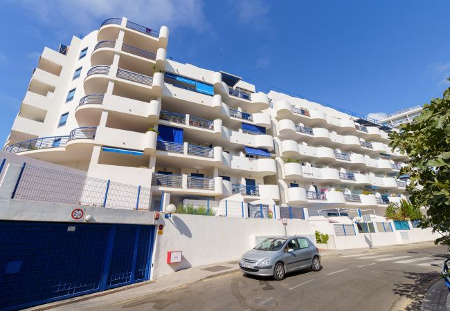 Apartamento en Benalmádena - 2nd line from the beach , seaviews + parking &pool