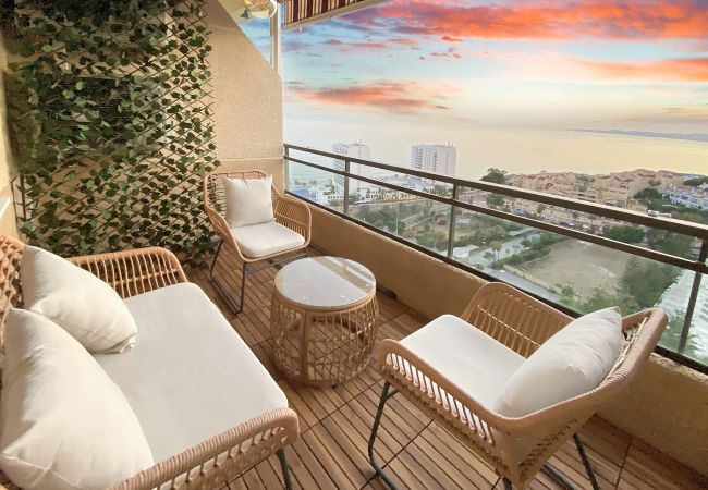 Apartamento en Benalmádena - Stunning sea and mountains views close to the beach !