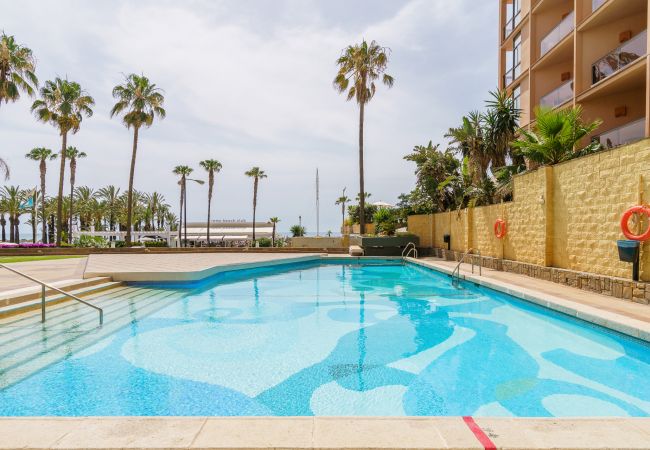 Apartamento en Torremolinos - First line , Cosy and Comfortable + Swimming pool