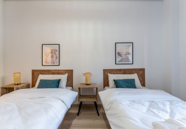 Apartamento en Fuengirola - Superb Location Beachfront , 3 bed with terrace Apartamento en Fuengirola - Superb Location Beachfront , 3 bed with terrace