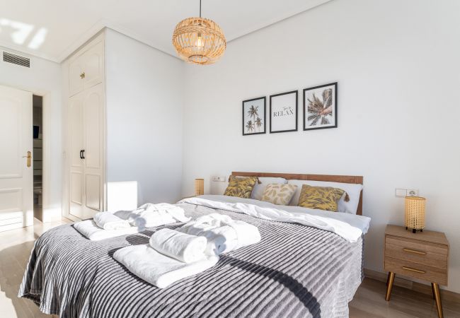 Apartamento en Fuengirola - Superb Location Beachfront , 3 bed with terrace Apartamento en Fuengirola - Superb Location Beachfront , 3 bed with terrace