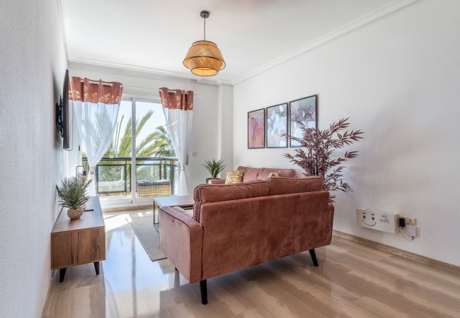 Apartamento en Fuengirola - Superb Location Beachfront , 3 bed with terrace Apartamento en Fuengirola - Superb Location Beachfront , 3 bed with terrace