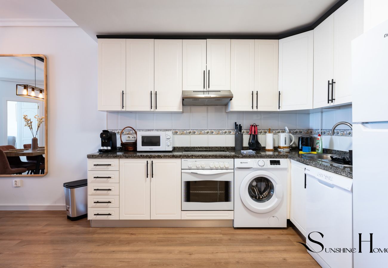 Apartamento en Fuengirola - Excelente ubicación frente al mar, 3 dormitorios con terraza REF044