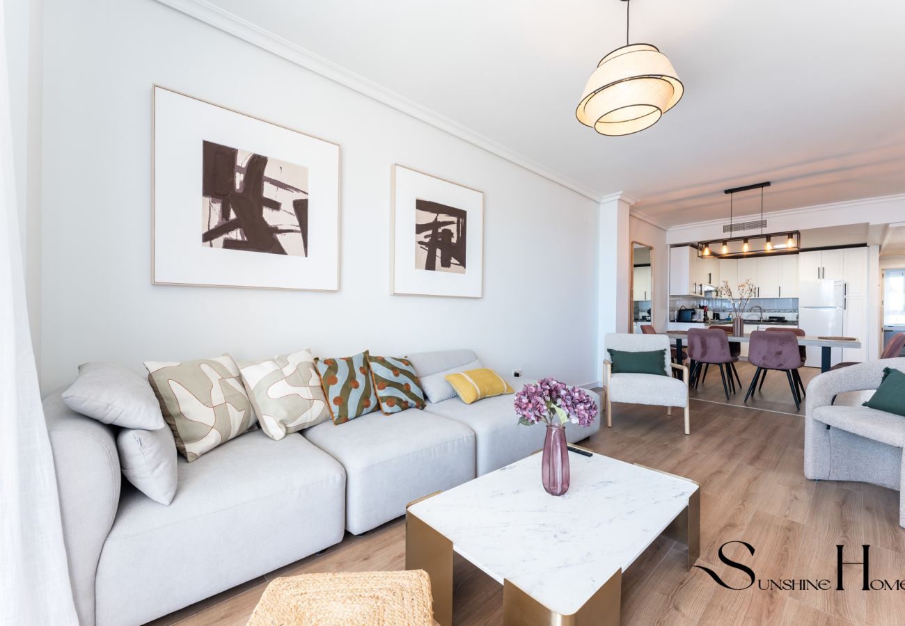 Apartamento en Fuengirola - Excelente ubicación frente al mar, 3 dormitorios con terraza REF044