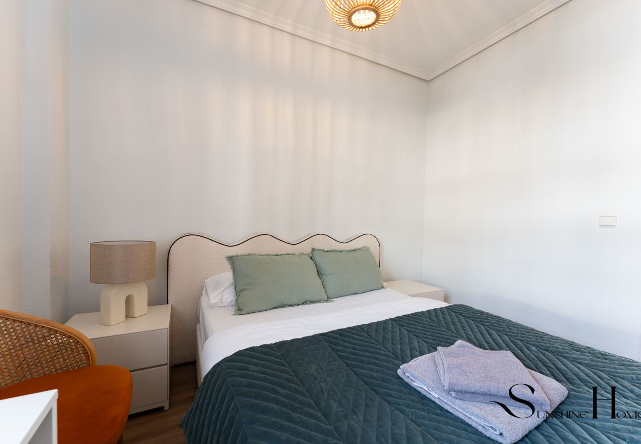 Apartamento en Fuengirola - Excelente ubicación frente al mar, 3 dormitorios con terraza REF044