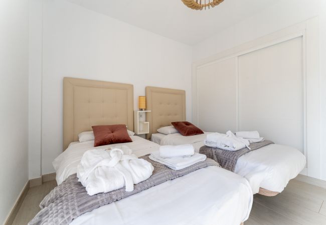 Apartamento en Torremolinos - Seaview 2 bedroom apartment 2min away from a beach Apartamento en Torremolinos - Seaview 2 bedroom apartment 2min away from a beach