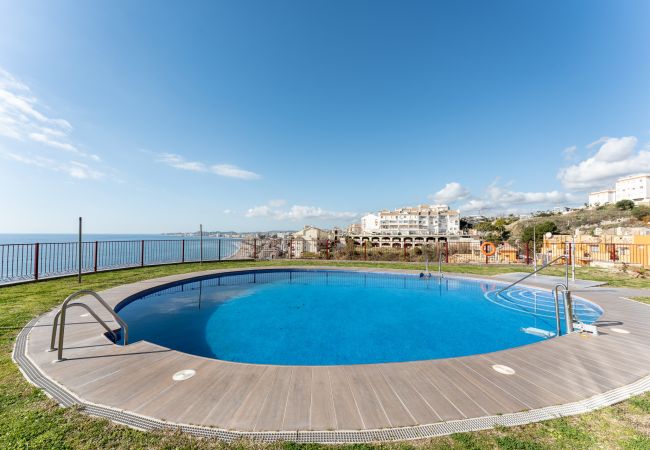 Apartamento en Benalmádena - Beachside Retreat with Private Terrace and sea views