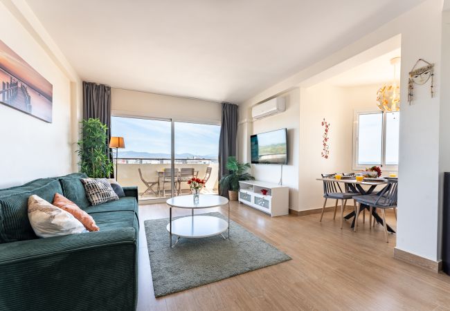 Apartamento en Torremolinos - Sunrise Haven: Spacious, Bright, Pool, Terraces Apartamento en Torremolinos - Sunrise Haven: Spacious, Bright, Pool, Terraces