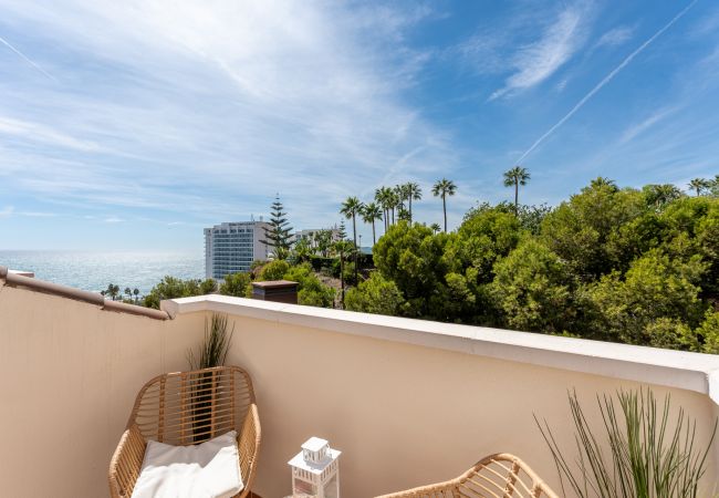 Apartamento en Benalmádena - Coastal Paradise: 3BR + Pool + Sea Views! Apartamento en Benalmádena - Coastal Paradise: 3BR + Pool + Sea Views!