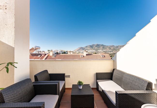 Casa adosada en Benalmádena - Stylish Seaview Townhouse: 3BR, Pool, 4 Terraces,