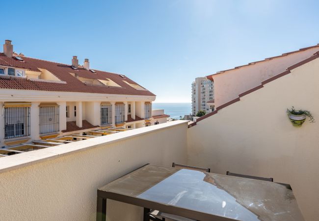 Casa adosada en Benalmádena - Stylish Seaview Townhouse: 3BR, Pool, 4 Terraces,