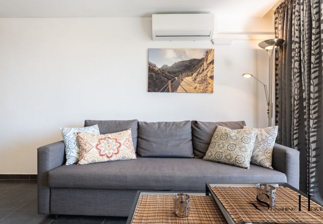 Apartamento en Torremolinos - Stylish Seaview Terrace Retreat Apartamento en Torremolinos - Stylish Seaview Terrace Retreat