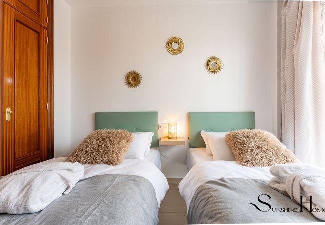 Casa adosada en Benalmádena - 3Bd townhouse Jacuzzi , Sea view , pool , private garage  Casa adosada en Benalmádena - 3Bd townhouse Jacuzzi , Sea view , pool , private garage