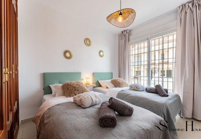 Casa adosada en Benalmádena - 3Bd townhouse Jacuzzi , Sea view , pool , private garage  Casa adosada en Benalmádena - 3Bd townhouse Jacuzzi , Sea view , pool , private garage