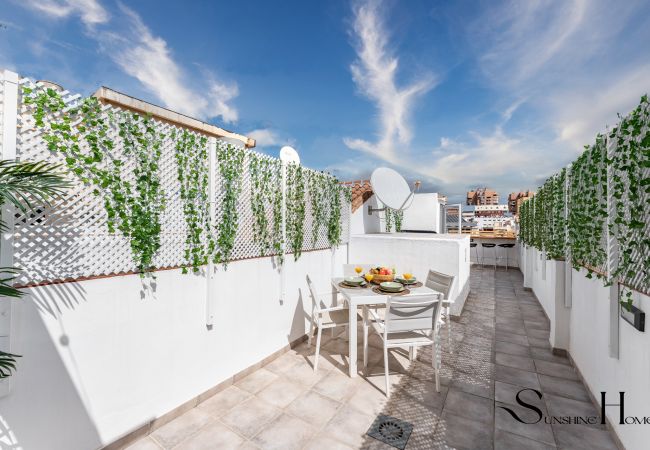 Apartamento en Fuengirola - Central Seaside Lux:1min away to beach & Terrace