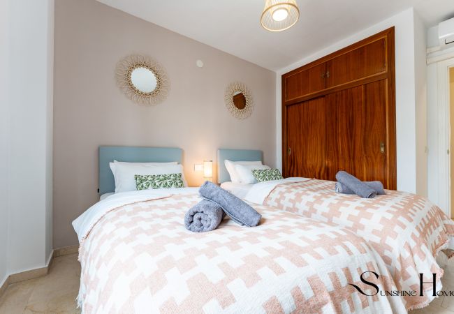 Apartamento en Fuengirola - Perfect Location 3 Bedrooms 2 bath, Parking, Pool Apartamento en Fuengirola - Perfect Location 3 Bedrooms 2 bath, Parking, Pool