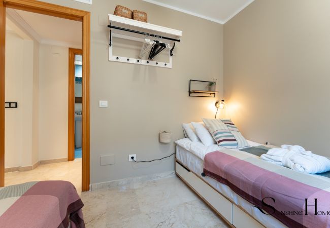 Apartamento en Fuengirola - Tranquil 2 Bed 2 Bath Retreat, Pool, Parking Apartamento en Fuengirola - Tranquil 2 Bed 2 Bath Retreat, Pool, Parking