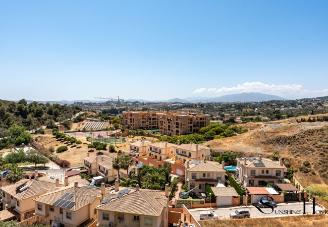 Apartamento en Fuengirola - Tranquil 2 Bed 2 Bath Retreat, Pool, Parking Apartamento en Fuengirola - Tranquil 2 Bed 2 Bath Retreat, Pool, Parking