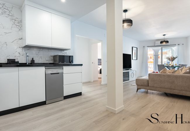 Apartamento en Benalmádena - Fancy 2BR Retreat: Pool, Parking, Wonderful Views Apartamento en Benalmádena - Fancy 2BR Retreat: Pool, Parking, Wonderful Views