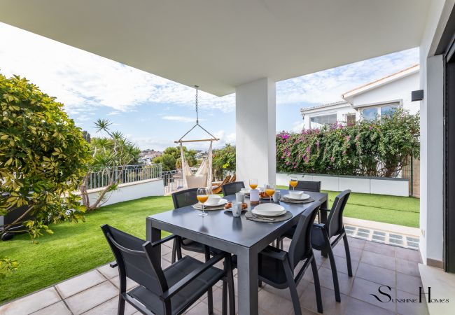Casa adosada en Fuengirola - Luxury townhouse with rooftop Sauna & Jacuzzi Casa adosada en Fuengirola - Luxury townhouse with rooftop Sauna & Jacuzzi