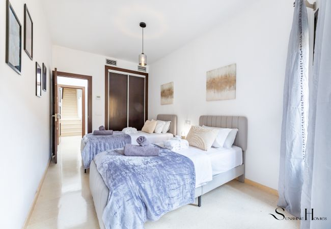 Casa adosada en Fuengirola - Luxury townhouse with rooftop Sauna & Jacuzzi Casa adosada en Fuengirola - Luxury townhouse with rooftop Sauna & Jacuzzi