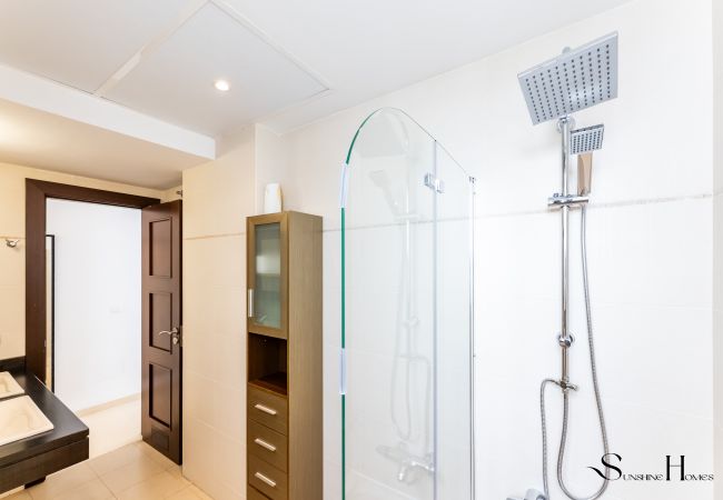 Casa adosada en Fuengirola - Luxury townhouse with rooftop Sauna & Jacuzzi Casa adosada en Fuengirola - Luxury townhouse with rooftop Sauna & Jacuzzi