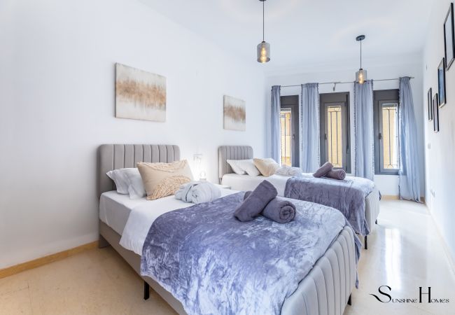 Casa adosada en Fuengirola - Luxury townhouse with rooftop Sauna & Jacuzzi Casa adosada en Fuengirola - Luxury townhouse with rooftop Sauna & Jacuzzi