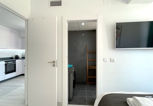 Apartamento en Torremolinos - Exquisite Central 2 Bedroom apt, Pool, Views Apartamento en Torremolinos - Exquisite Central 2 Bedroom apt, Pool, Views