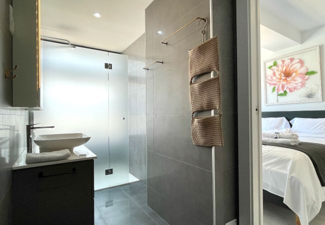 Apartamento en Torremolinos - Exquisite Central 2 Bedroom apt, Pool, Views Apartamento en Torremolinos - Exquisite Central 2 Bedroom apt, Pool, Views