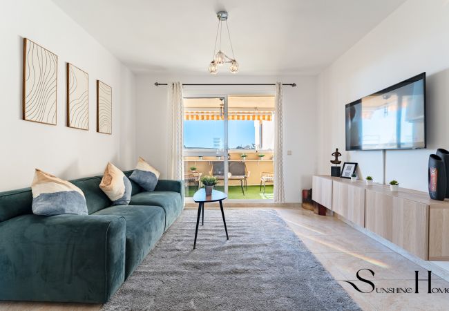 Apartamento en Benalmádena - Coastal 2BR Apartment, Parking, Pool Apartamento en Benalmádena - Coastal 2BR Apartment, Parking, Pool