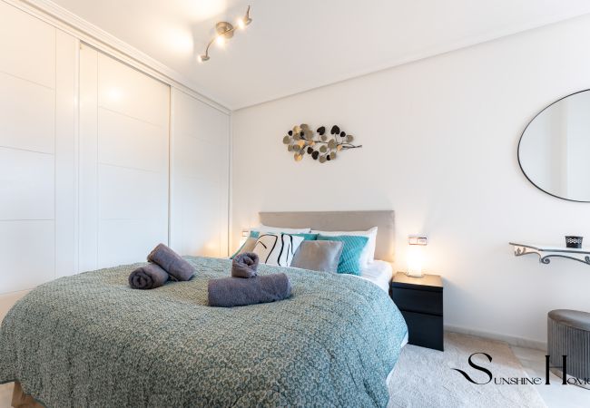 Apartamento en Torremolinos - Cozy 2 Bedroom Duplex, Parking, Terrace, Office, Pool!  Apartamento en Torremolinos - Cozy 2 Bedroom Duplex, Parking, Terrace, Office, Pool!