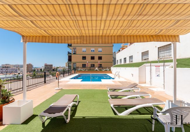 Apartamento en Torremolinos - Cozy 2 Bedroom Duplex, Parking, Terrace, Office, Pool!  Apartamento en Torremolinos - Cozy 2 Bedroom Duplex, Parking, Terrace, Office, Pool!