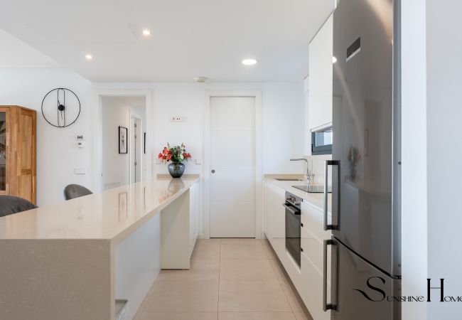 Apartamento en Fuengirola - Luxury Beach Escape, Pools, Gym & Sauna +Parking Apartamento en Fuengirola - Luxury Beach Escape, Pools, Gym & Sauna +Parking