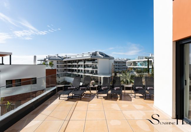 Apartamento en Fuengirola - Luxury Beach Escape, Pools, Gym & Sauna +Parking Apartamento en Fuengirola - Luxury Beach Escape, Pools, Gym & Sauna +Parking