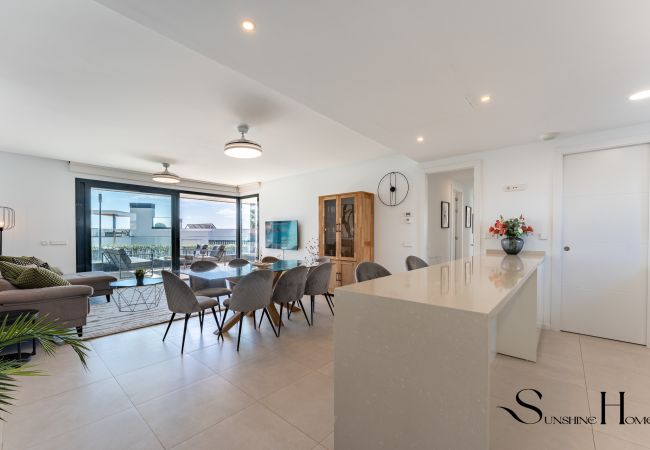 Apartamento en Fuengirola - Luxury Beach Escape, Pools, Gym & Sauna +Parking Apartamento en Fuengirola - Luxury Beach Escape, Pools, Gym & Sauna +Parking