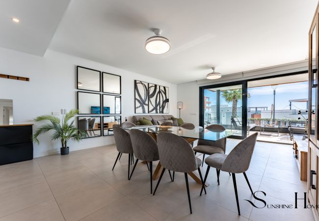 Apartamento en Fuengirola - Luxury Beach Escape, Pools, Gym & Sauna +Parking Apartamento en Fuengirola - Luxury Beach Escape, Pools, Gym & Sauna +Parking