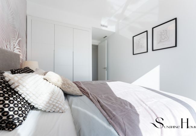 Apartamento en Fuengirola - Luxury Beach Escape, Pools, Gym & Sauna +Parking Apartamento en Fuengirola - Luxury Beach Escape, Pools, Gym & Sauna +Parking