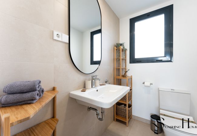 Apartamento en Fuengirola - Luxury Beach Escape, Pools, Gym & Sauna +Parking Apartamento en Fuengirola - Luxury Beach Escape, Pools, Gym & Sauna +Parking