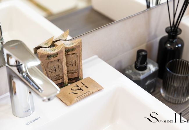 Apartamento en Fuengirola - Luxury Beach Escape, Pools, Gym & Sauna +Parking Apartamento en Fuengirola - Luxury Beach Escape, Pools, Gym & Sauna +Parking