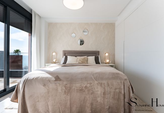 Apartamento en Fuengirola - Luxury Beach Escape, Pools, Gym & Sauna +Parking Apartamento en Fuengirola - Luxury Beach Escape, Pools, Gym & Sauna +Parking