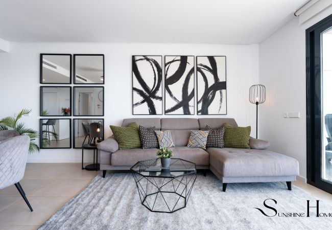 Apartamento en Fuengirola - Luxury Beach Escape, Pools, Gym & Sauna +Parking Apartamento en Fuengirola - Luxury Beach Escape, Pools, Gym & Sauna +Parking