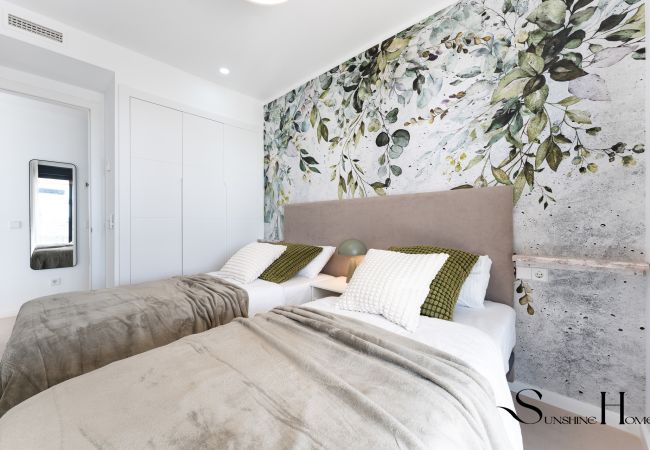 Apartamento en Fuengirola - Luxury Beach Escape, Pools, Gym & Sauna +Parking Apartamento en Fuengirola - Luxury Beach Escape, Pools, Gym & Sauna +Parking