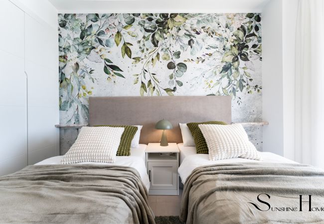 Apartamento en Fuengirola - Luxury Beach Escape, Pools, Gym & Sauna +Parking Apartamento en Fuengirola - Luxury Beach Escape, Pools, Gym & Sauna +Parking