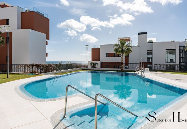 Apartamento en Fuengirola - Luxury Beach Escape, Pools, Gym & Sauna +Parking Apartamento en Fuengirola - Luxury Beach Escape, Pools, Gym & Sauna +Parking