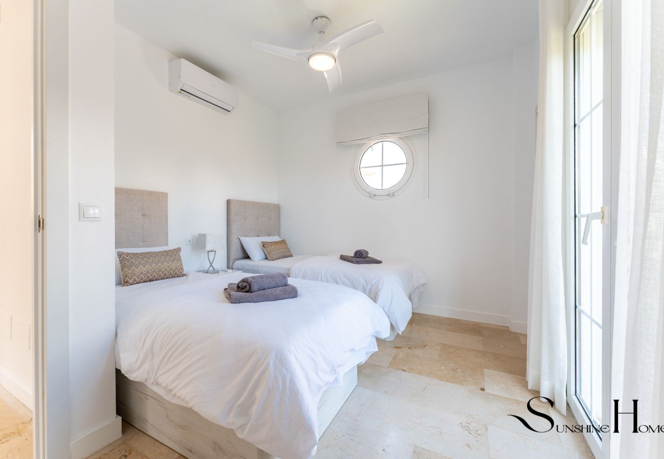Casa adosada en Mijas Costa - Peaceful Lux, 3 Bed townhouse 10 min to the Beach