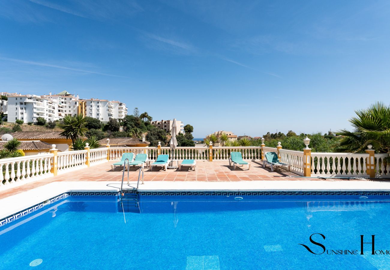 Casa adosada en Mijas Costa - Peaceful Lux, 3 Bed townhouse 10 min to the Beach