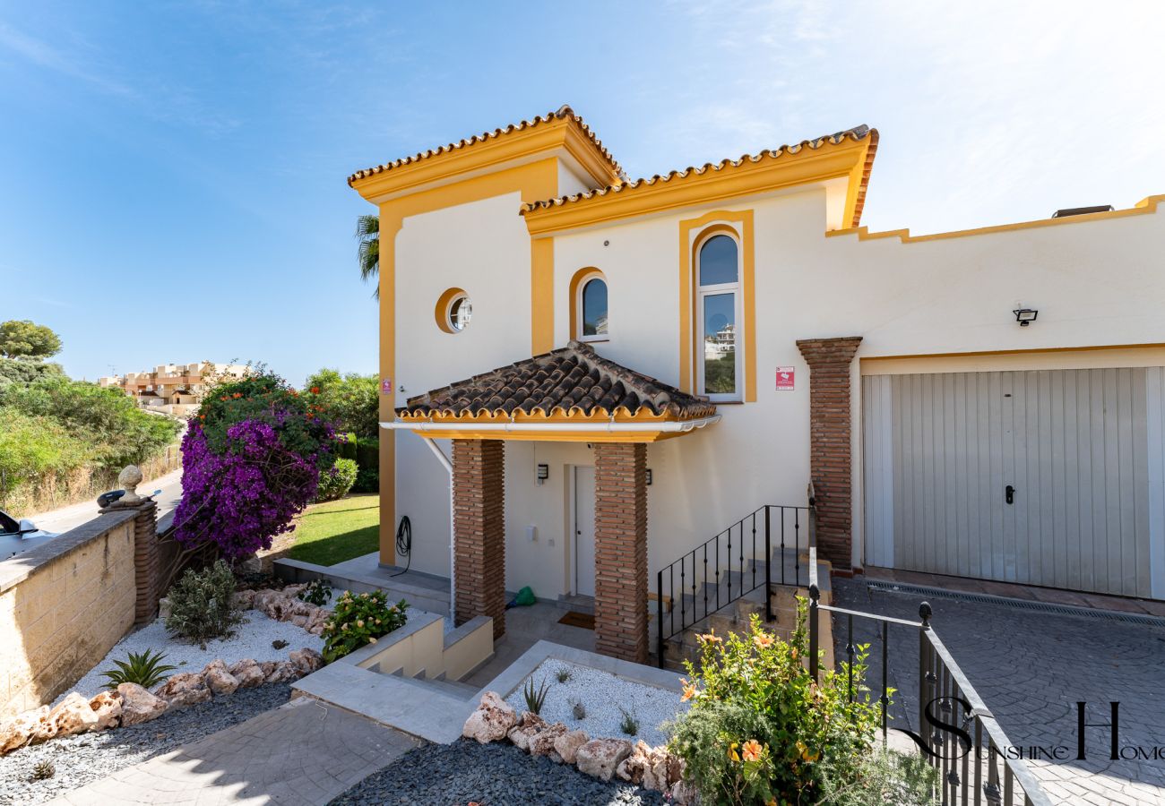 Casa adosada en Mijas Costa - Peaceful Lux, 3 Bed townhouse 10 min to the Beach