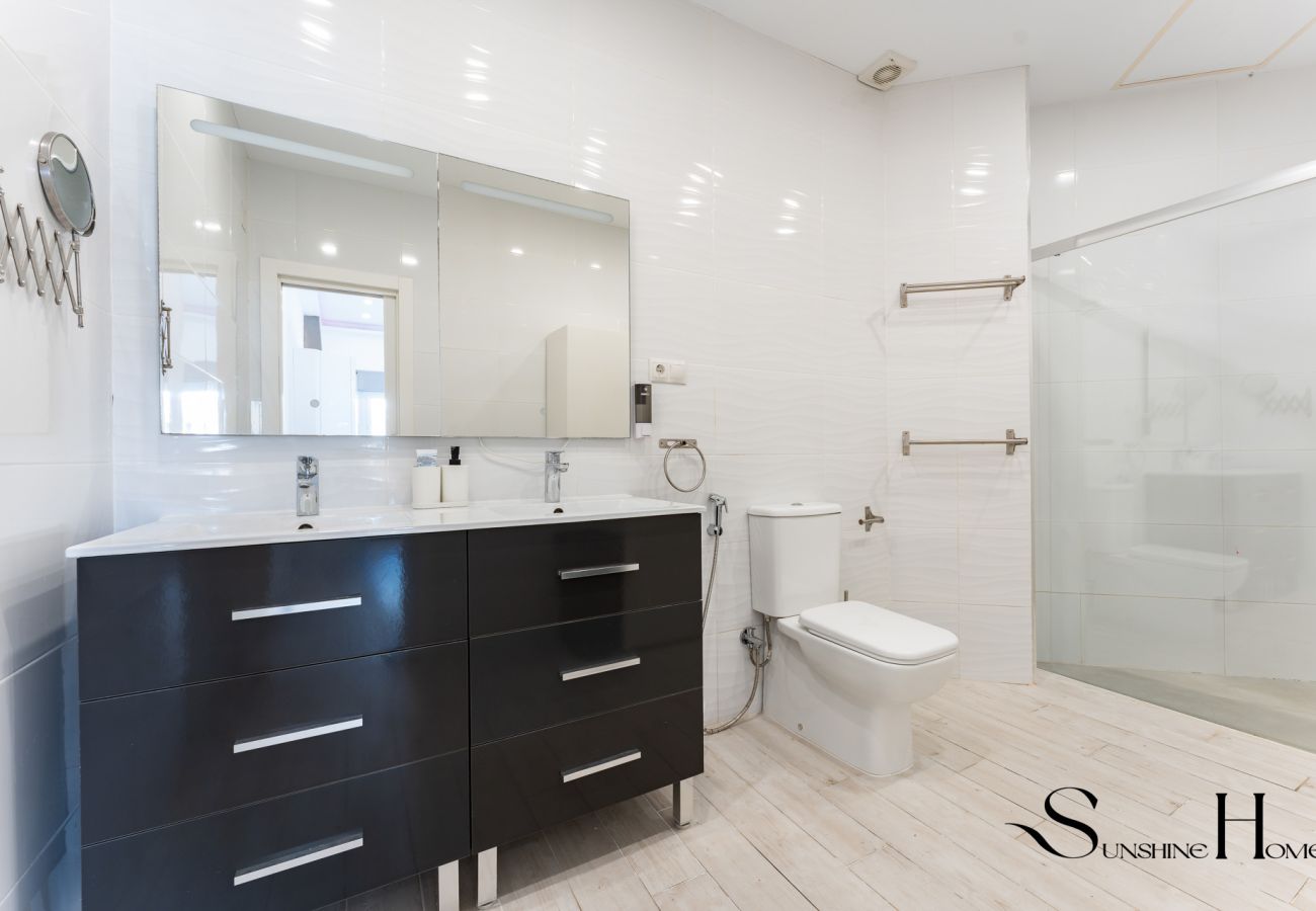 Apartamento en Benalmádena - Top Location, 50m from the Beach and Resaurants