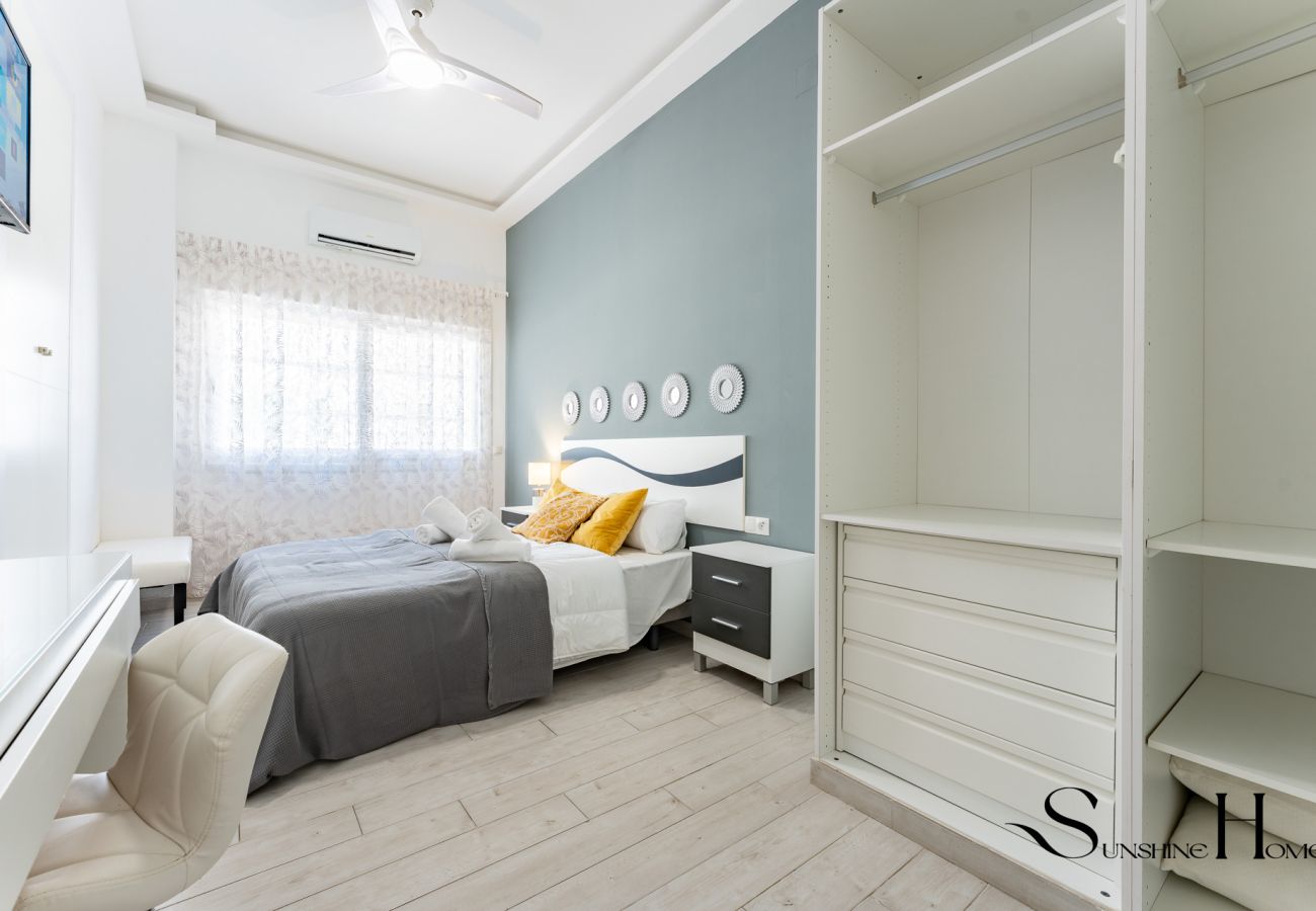 Apartamento en Benalmádena - Top Location, 50m from the Beach and Resaurants